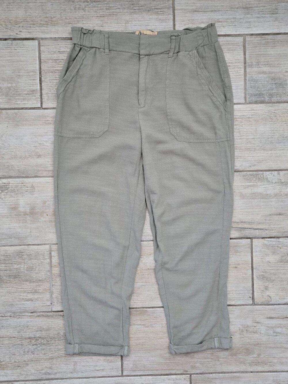 Democracy High Rise Cuffed Cropped Pant Womens Military Green Stretch Waist 8